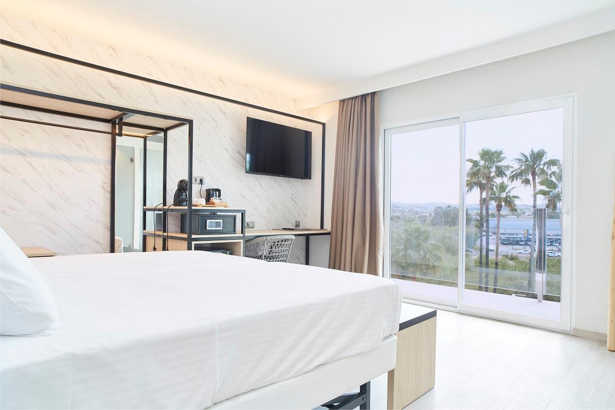 Iconic pool view Invisa Hotel Es Pla - Adults Only **** San Antonio Iconic pool view Invisa Hotel Es Pla - Adults Only **** San Antonio