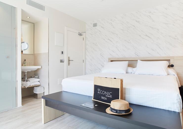 Iconic pool view Invisa Hotel Es Pla - Adults Only **** San Antonio Iconic pool view Invisa Hotel Es Pla - Adults Only **** San Antonio