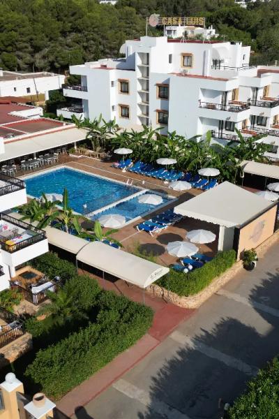 Outside  Aptos. Casa Luís by Invisa Santa Eulalia Outside  Aptos. Casa Luís by Invisa Santa Eulalia