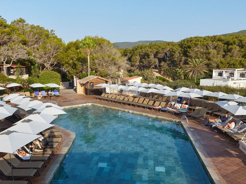 Invisa Hotel Club Cala Blanca**** Invisa Hotel Club Cala Blanca**** Playa Es Figueral Invisa Hotel Club Cala Blanca**** Invisa Hotel Club Cala Blanca**** Playa Es Figueral